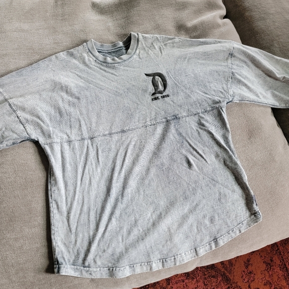 Acid Washed Gray Denim Chambray Spirit Jersey Size M Disneyland Resort - Picture 2 of 7